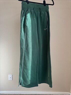Nike Forest Green Wide-Leg Sweatpants with White Piping